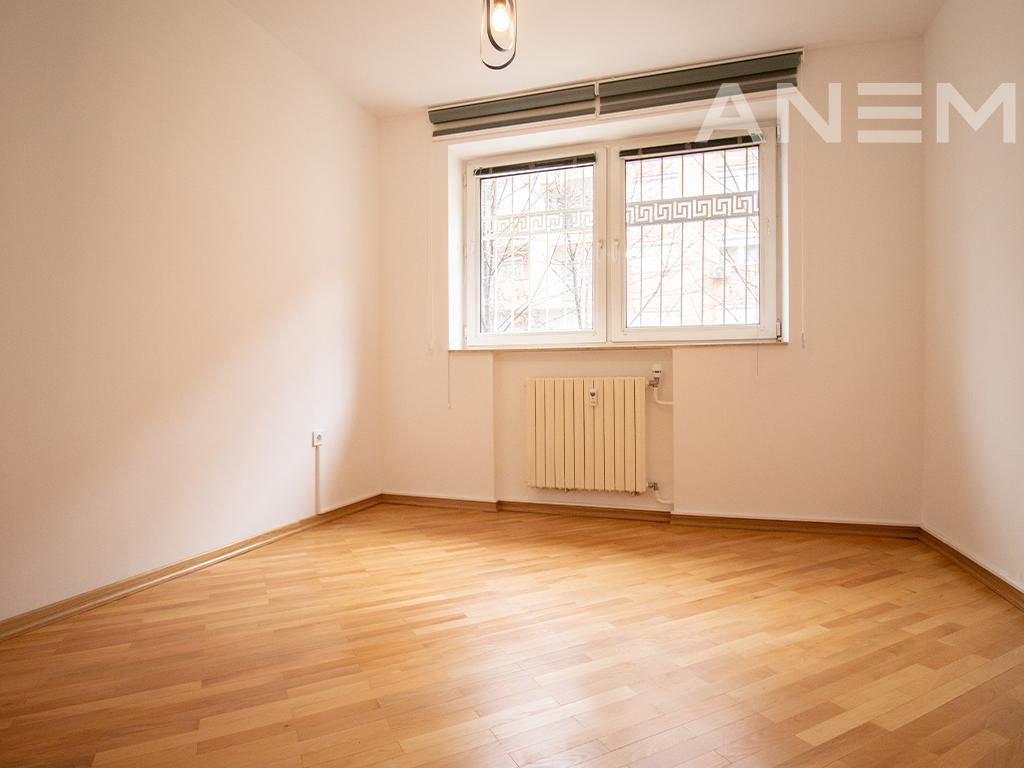 Zyre me qira me 3 hapësira pune në Ulpianë