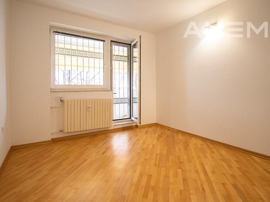 Zyre me qira me 3 hapësira pune në Ulpianë