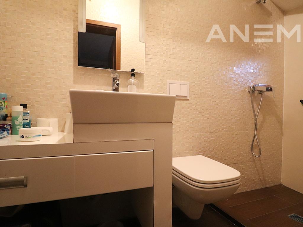 Vilë në shitje 260m² në Brezovicë