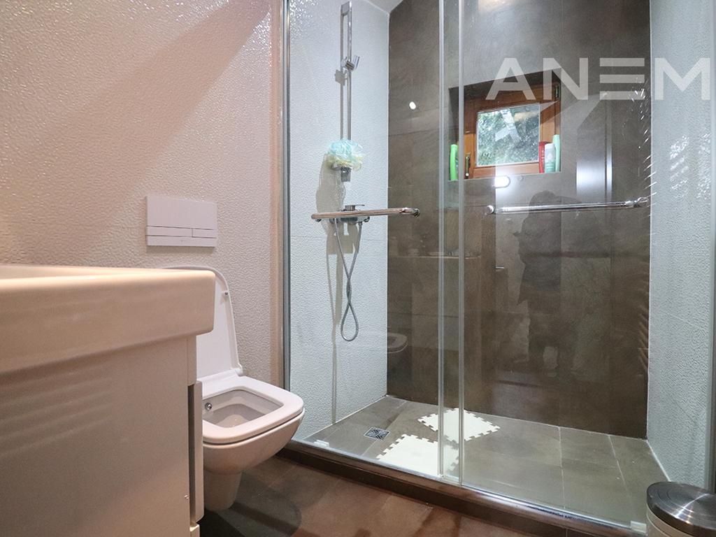 Vilë në shitje 260m² në Brezovicë