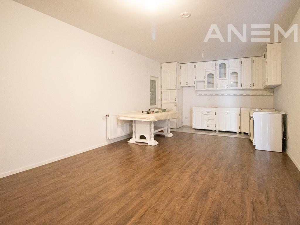 Shtëpi me qira me 6 dhoma gjumi në Arbëri