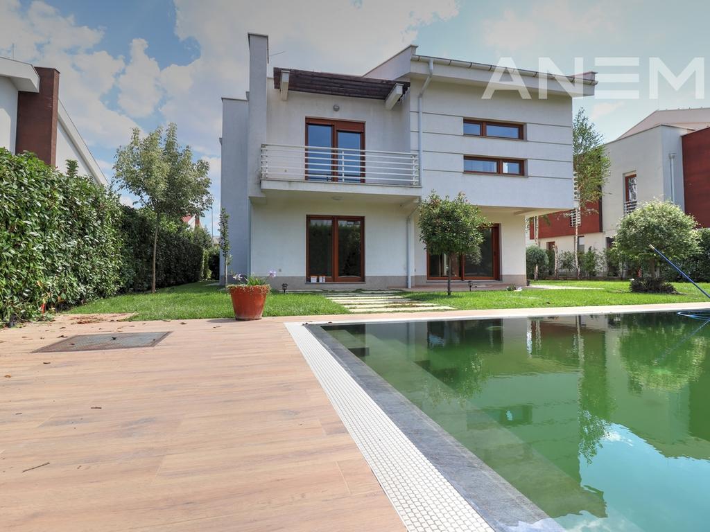 Shtëpi në shitje 360m² + 60m² bodrum dhe 100m² nënkulm në Marigona Residencë.