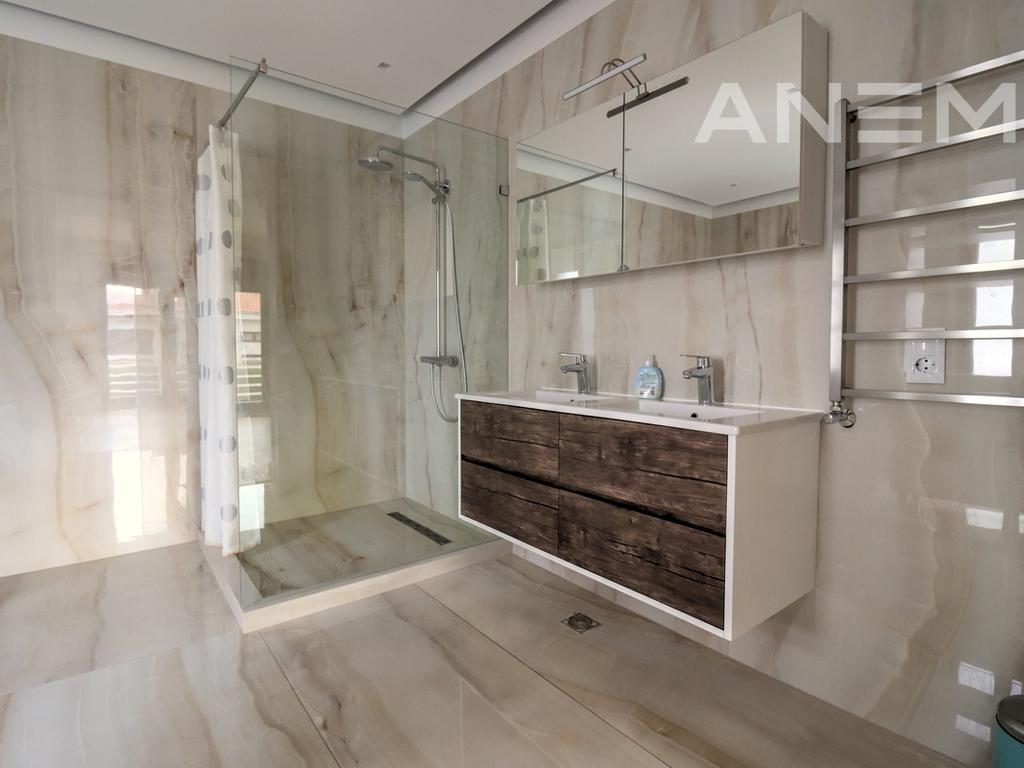 Shtëpi në shitje 360m² + 60m² bodrum dhe 100m² nënkulm në Marigona Residencë.