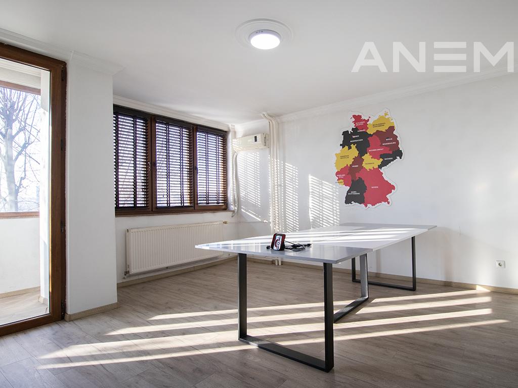 Zyre me qira me 4 hapësira pune në lagjen Aktash