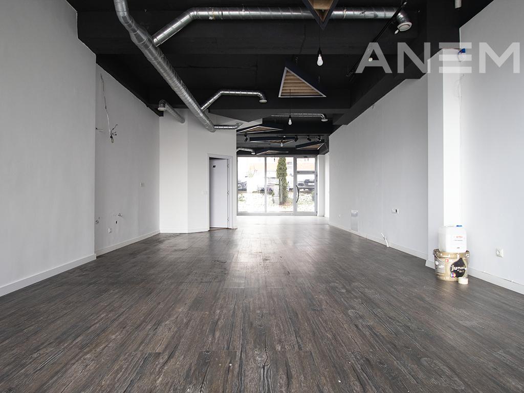 Lokal në shitje 87m² në Rrugën C
