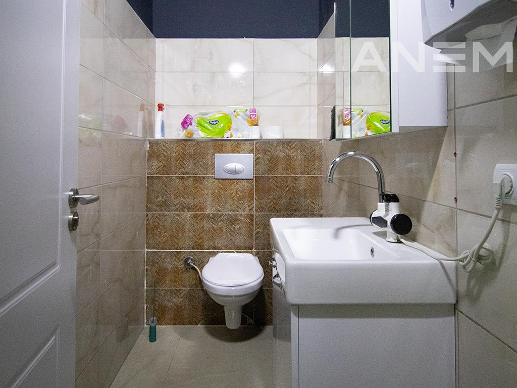 Zyre me qira me 7 hapësira pune në Kalabri