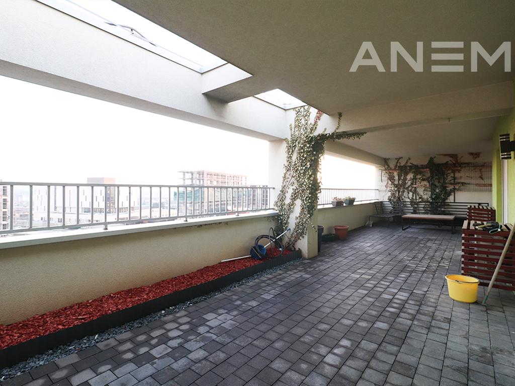 Penthouse for rent with 3 bedrooms in the Arberia neighborhood