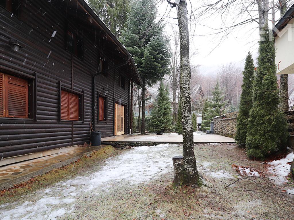 Vilë në shitje 260m² në Brezovicë