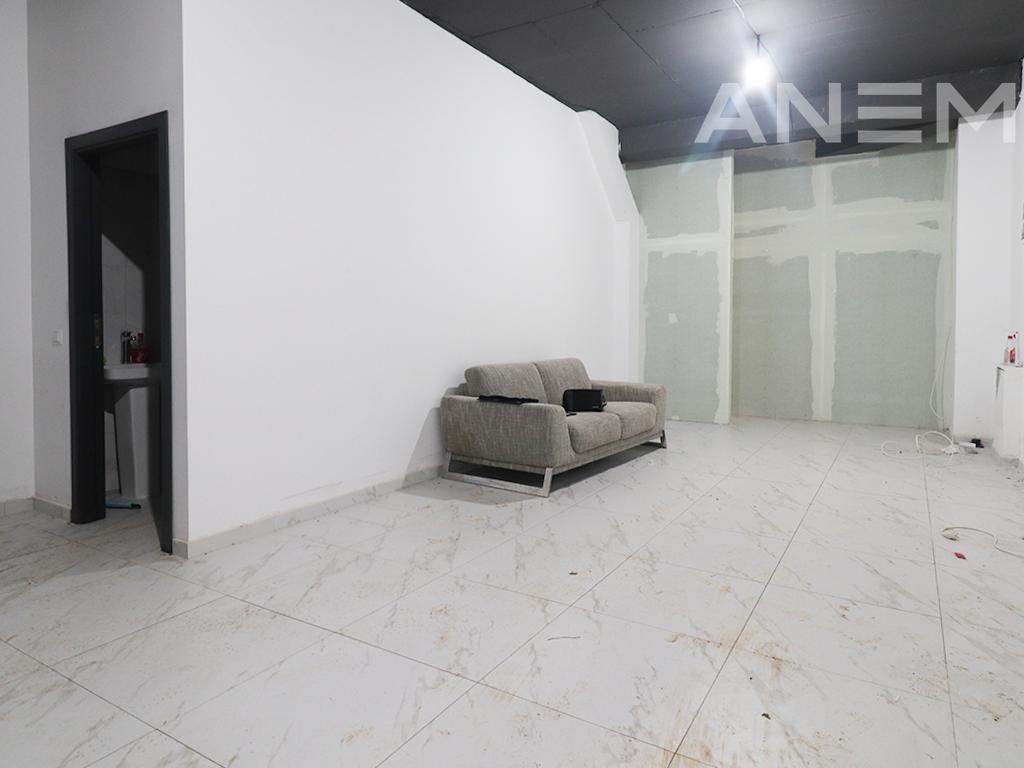 Lokal me qira 85m² te Rruga C