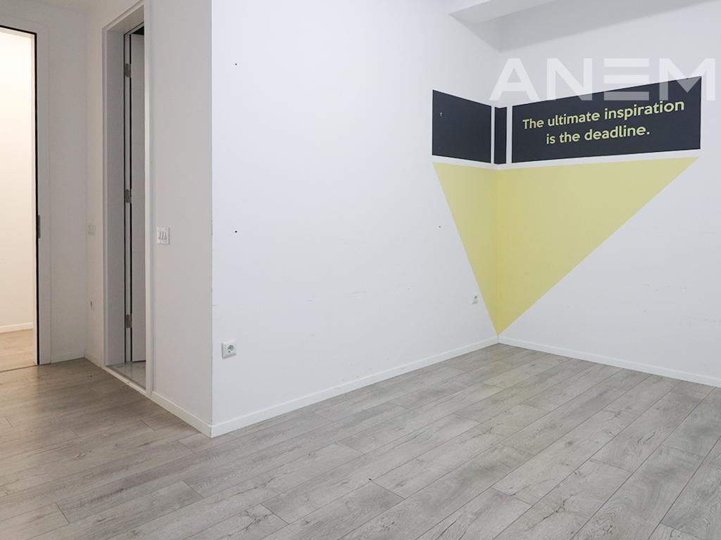 Zyre me qira me 225m² + 40m² te Rruga C