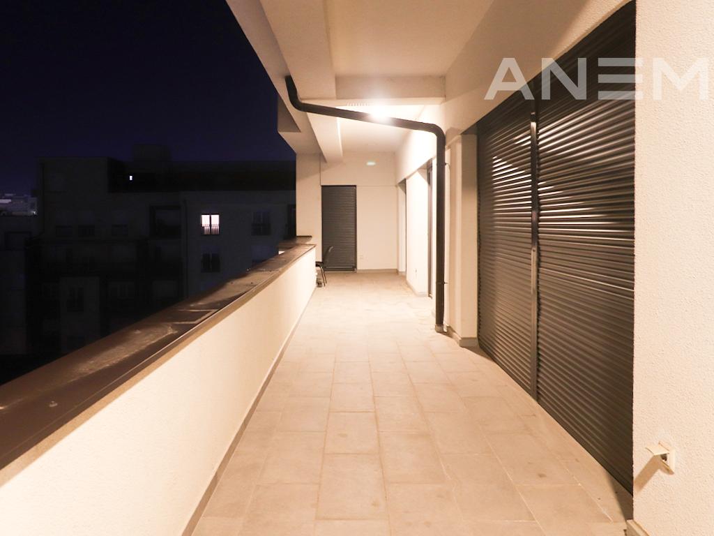 Zyre me qira me 225m² + 40m² te Rruga C