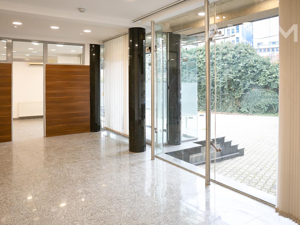 Building for rent 500m² in the Center of Pristina