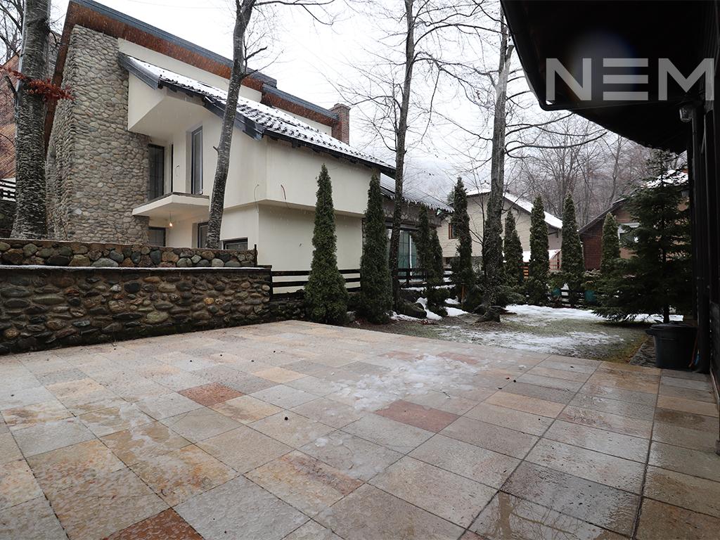 Vilë në shitje 260m² në Brezovicë