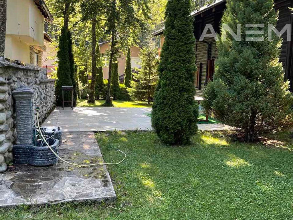 Vilë në shitje 260m² në Brezovicë