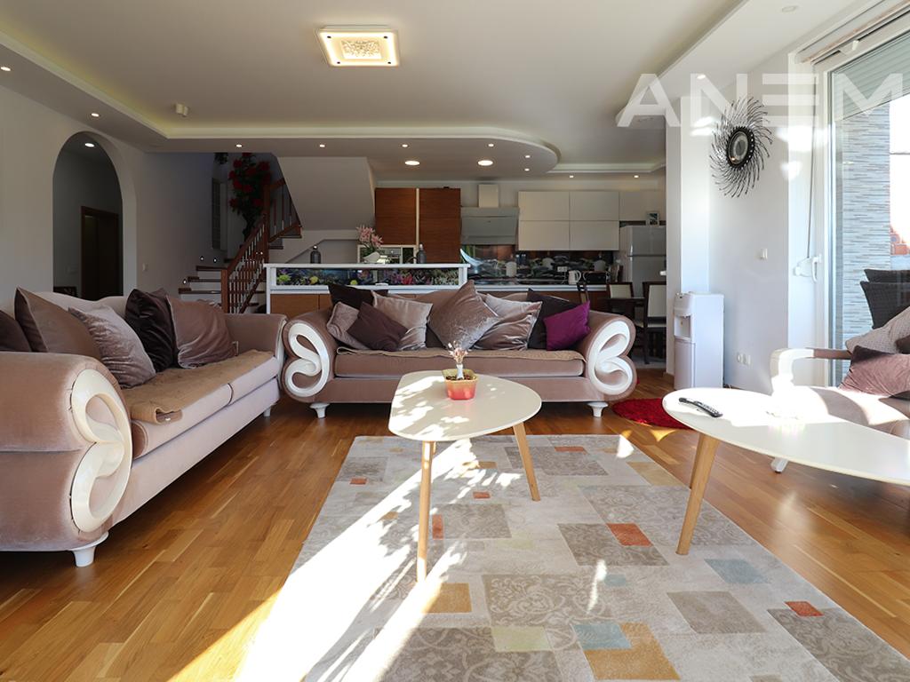 Shtëpi me qira me 4 dhoma gjumi në Bërnicë të Epërme