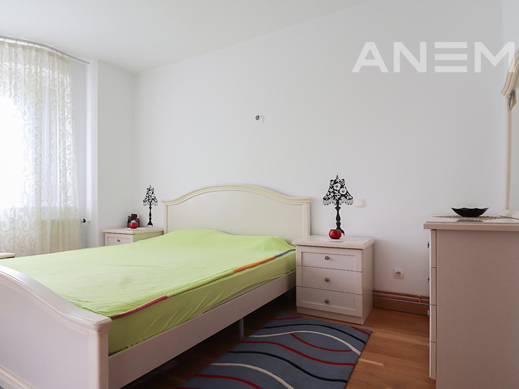 Shtëpi me qira me 4 dhoma gjumi në Bërnicë të Epërme