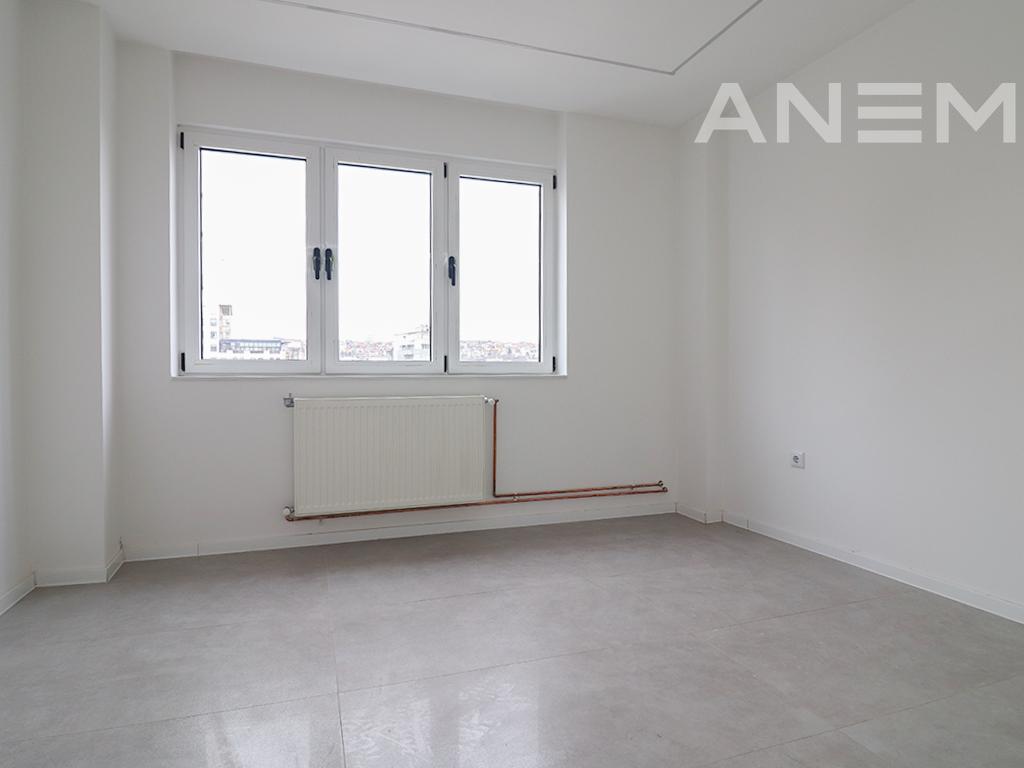 Office for rent with 2 workspaces in the Center