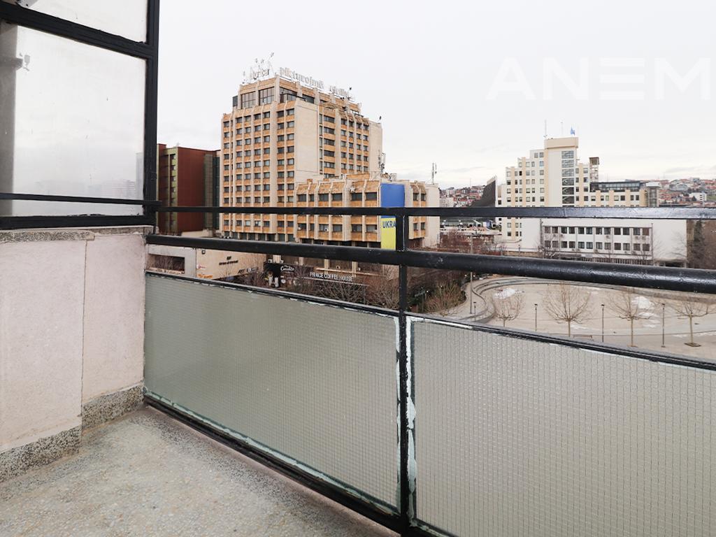 Office for rent with 2 workspaces in the Center