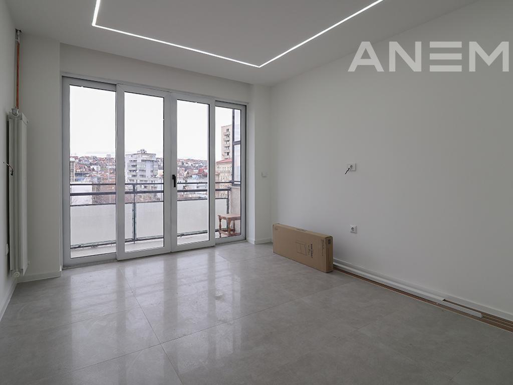 Office for rent with 2 workspaces in the Center