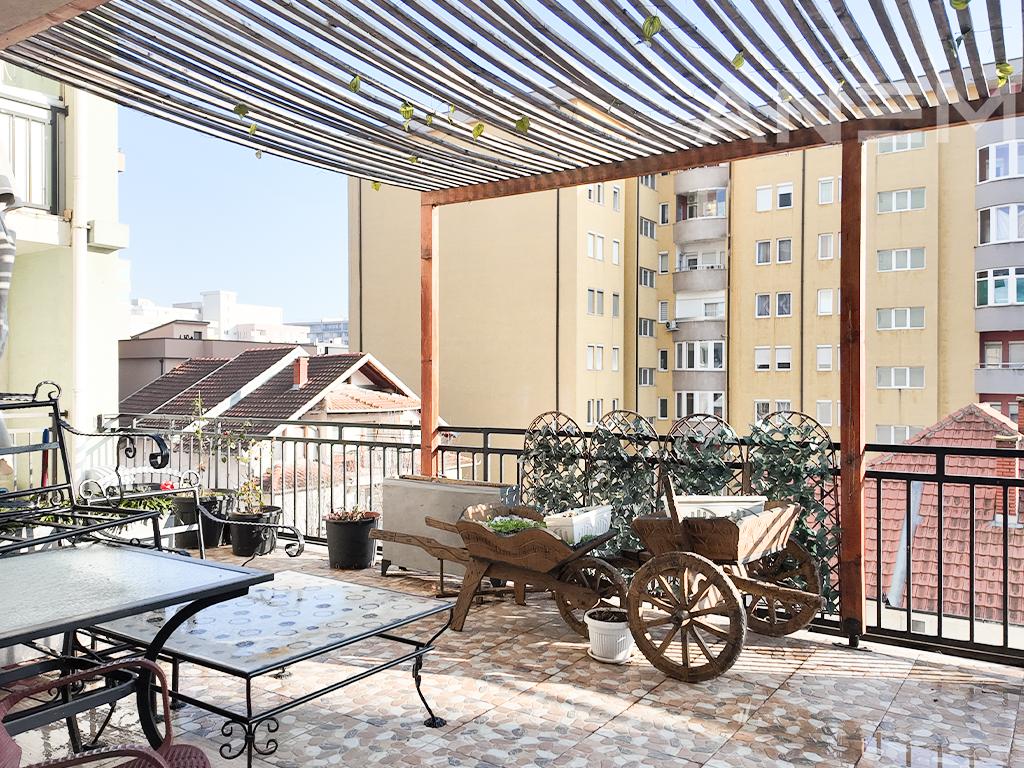 Penthouse në shitje 120m² + 40m² tarracë në Fushë Kosovë