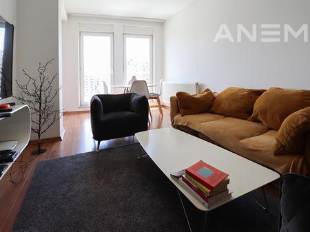 Banesë në shitje 65m² në Rrugen C