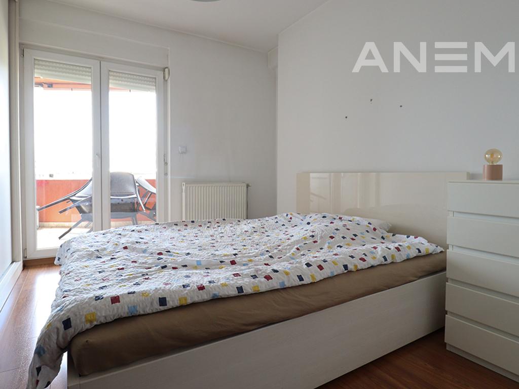 Banesë në shitje 65m² në Rrugen C