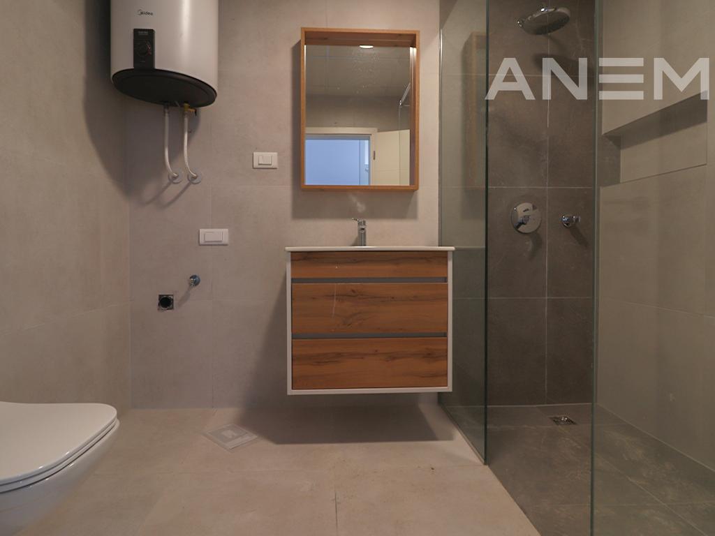 Banesë në shitje 86m² në Rrugën C