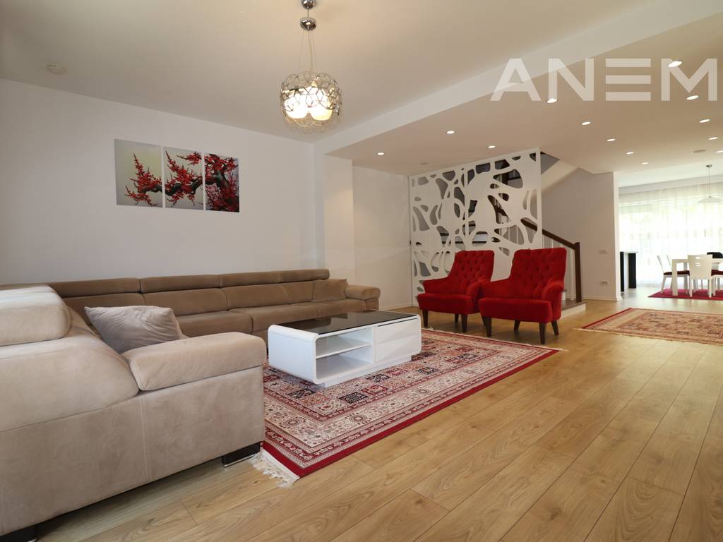 Shtëpi me qira 174m² në Marigona Residence