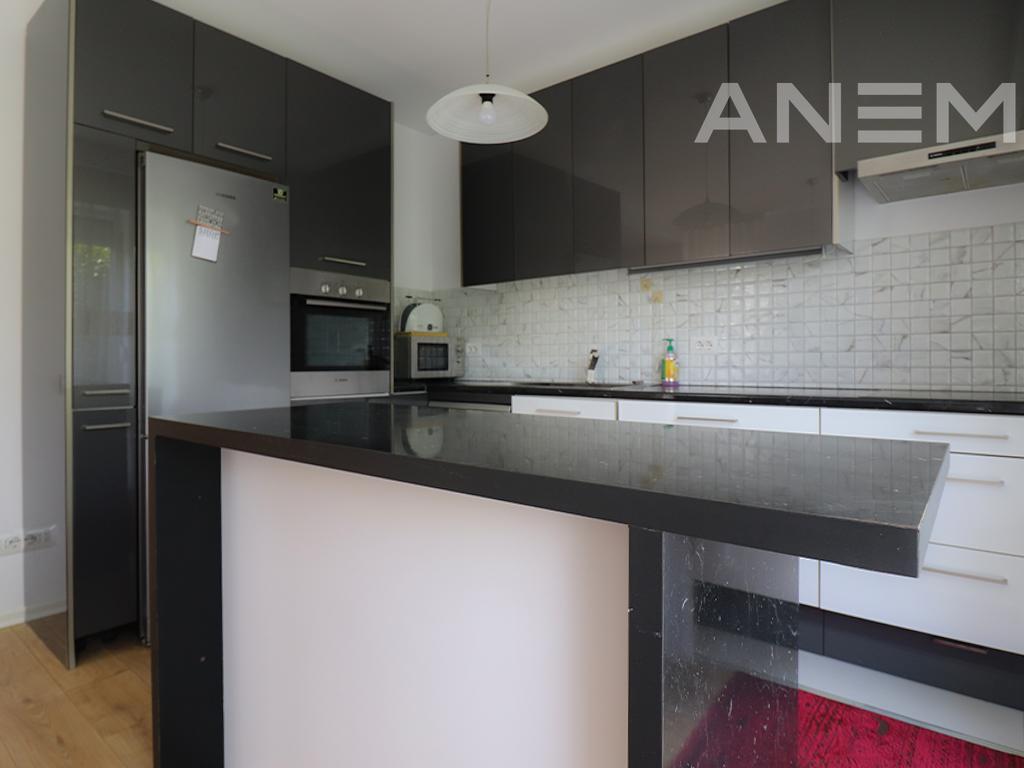 Shtëpi me qira 174m² në Marigona Residence