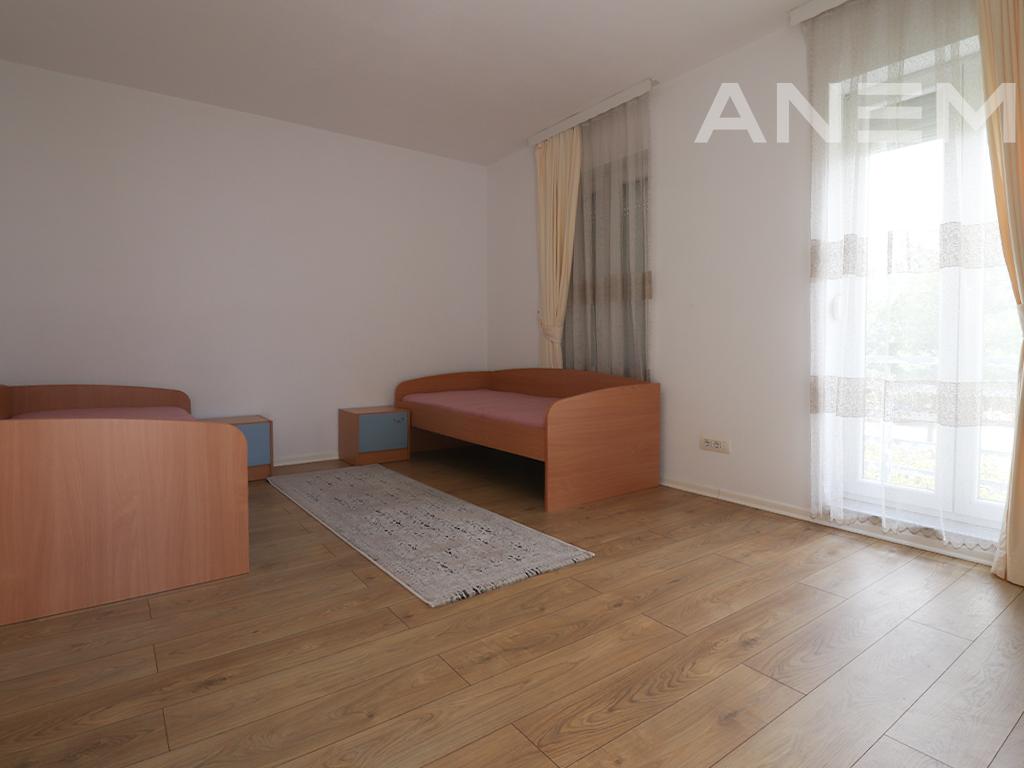 Shtëpi me qira 174m² në Marigona Residence