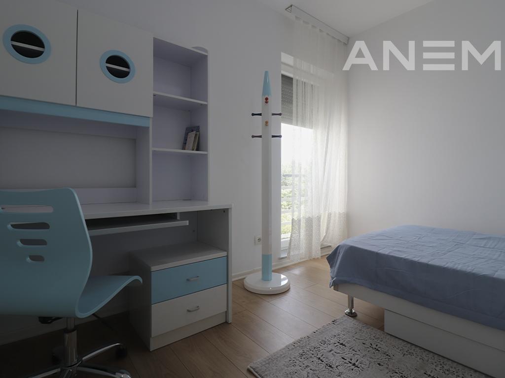 Shtëpi me qira 174m² në Marigona Residence