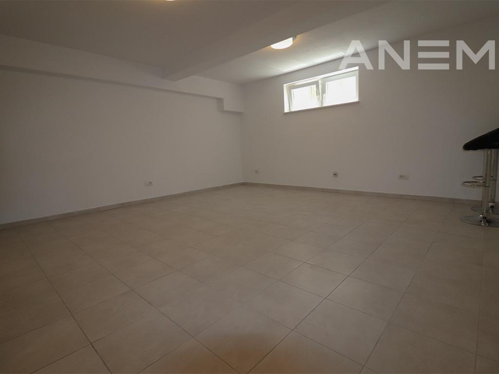 Shtëpi me qira 174m² në Marigona Residence