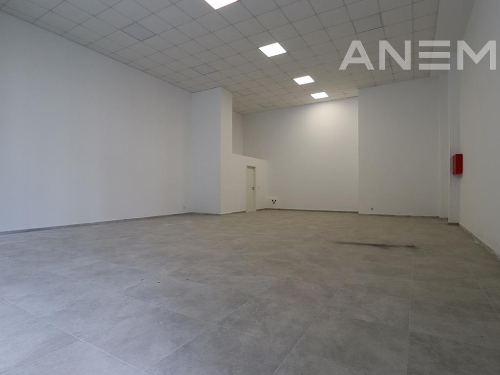 Lokal me qira me 1 hapësirë pune në Lakrishtë