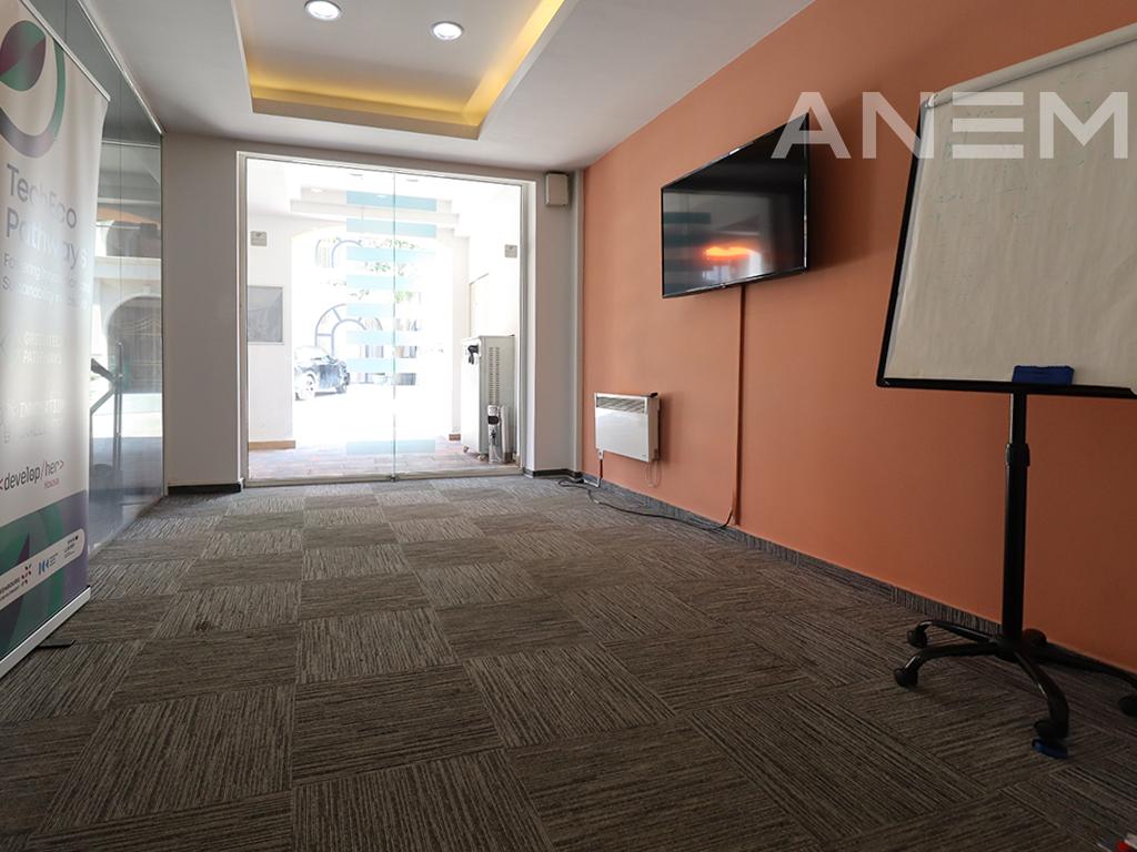 Objekt me qira 2900m² në Aktash