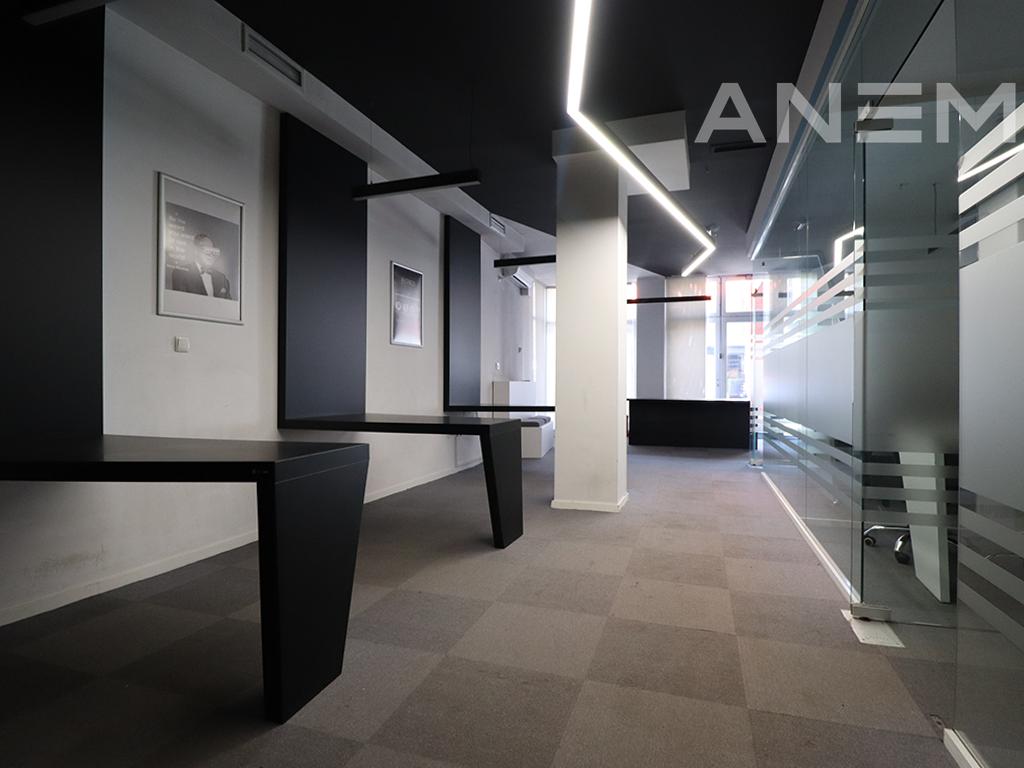 Objekt me qira 2900m² në Aktash