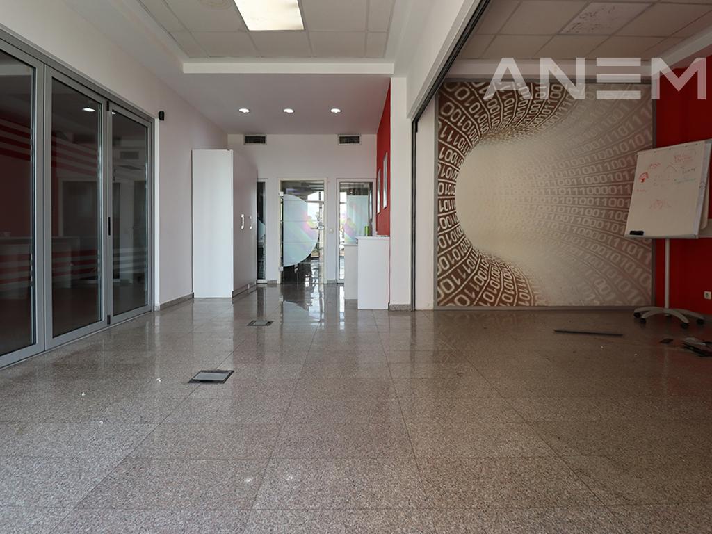 Objekt me qira 2900m² në Aktash