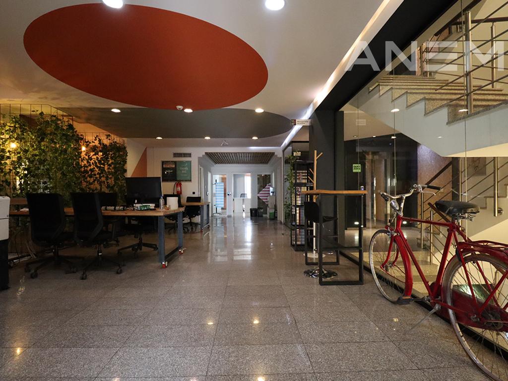 Objekt me qira 2900m² në Aktash