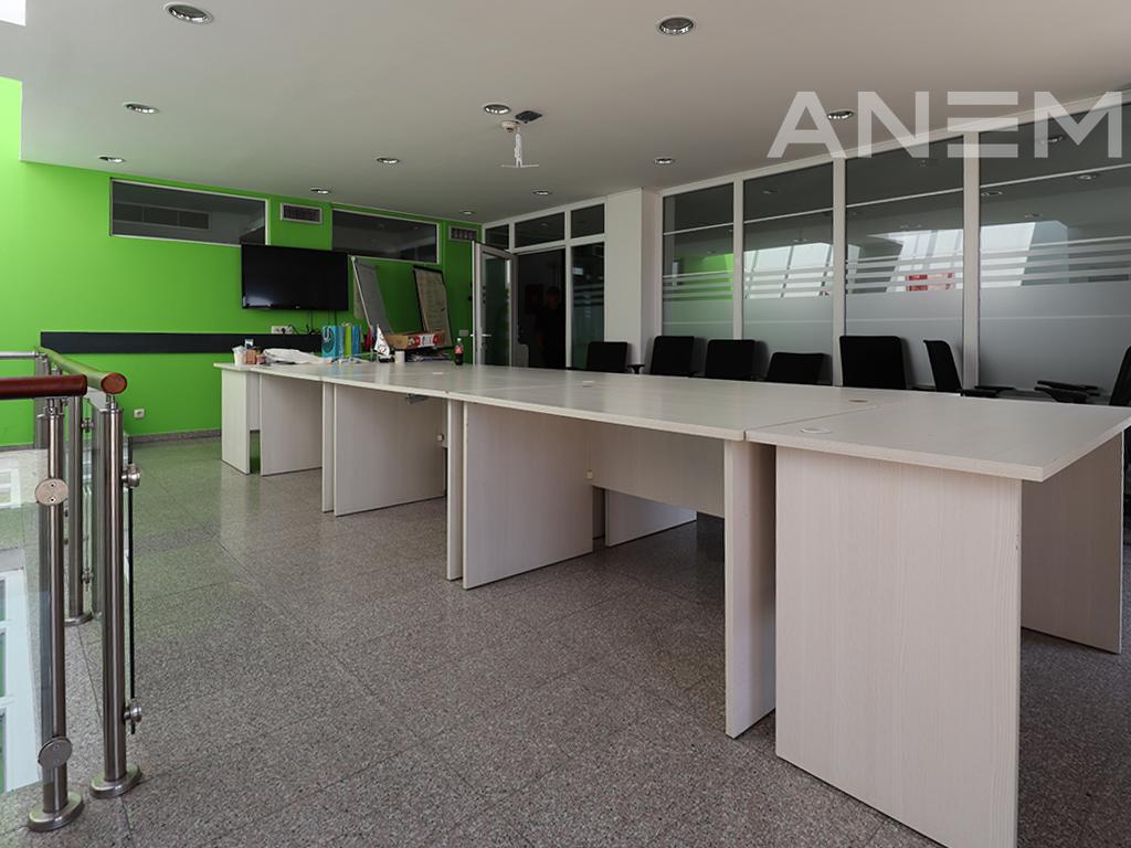 Objekt me qira 2900m² në Aktash