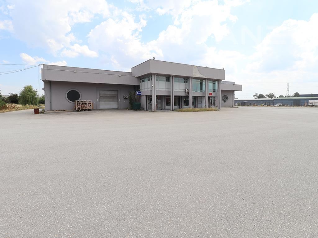 Objekt me qira 2300m² në Fushë Kosovë