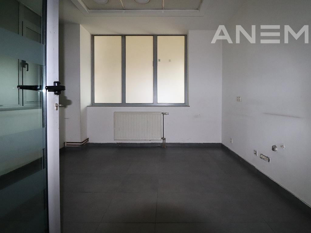 Objekt me qira 2300m² në Fushë Kosovë