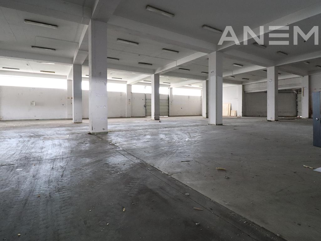 Objekt me qira 2300m² në Fushë Kosovë