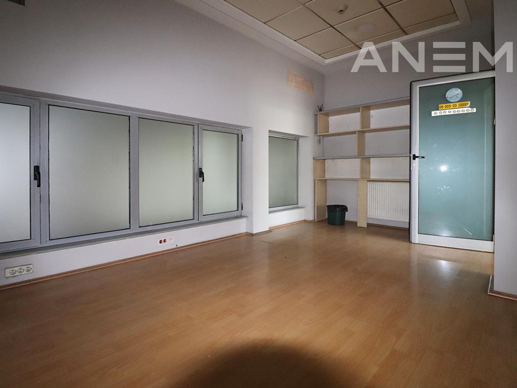 Objekt me qira 2300m² në Fushë Kosovë