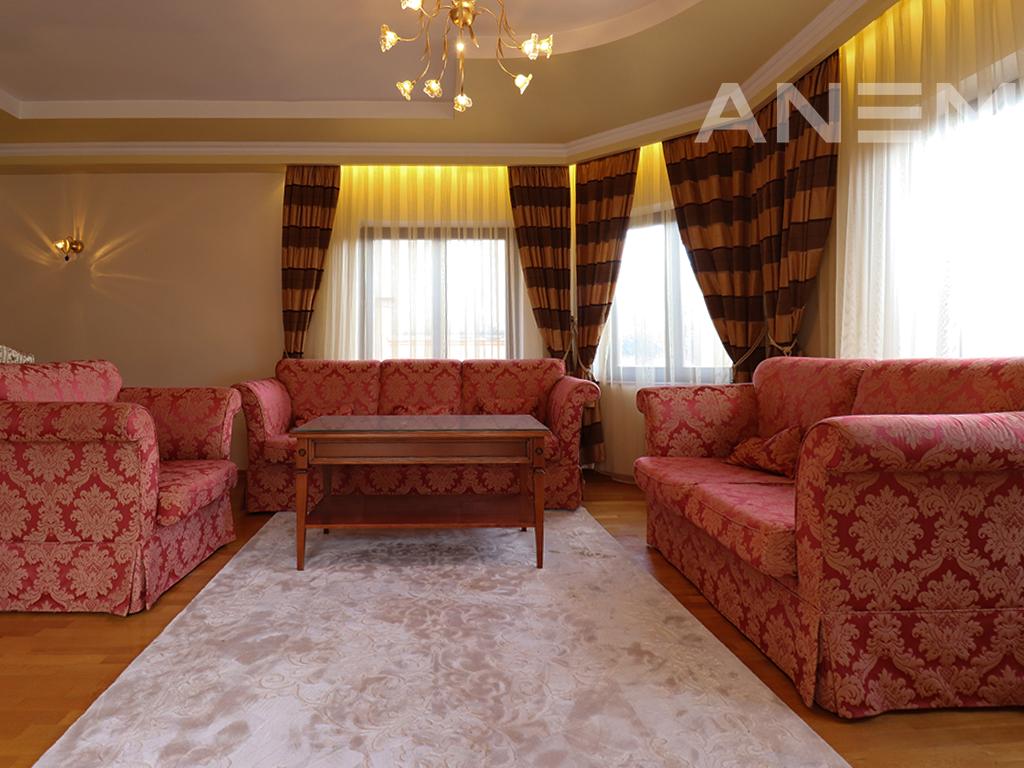 Shtëpi në shitje 440m² në Rr. Nazim Gafurri