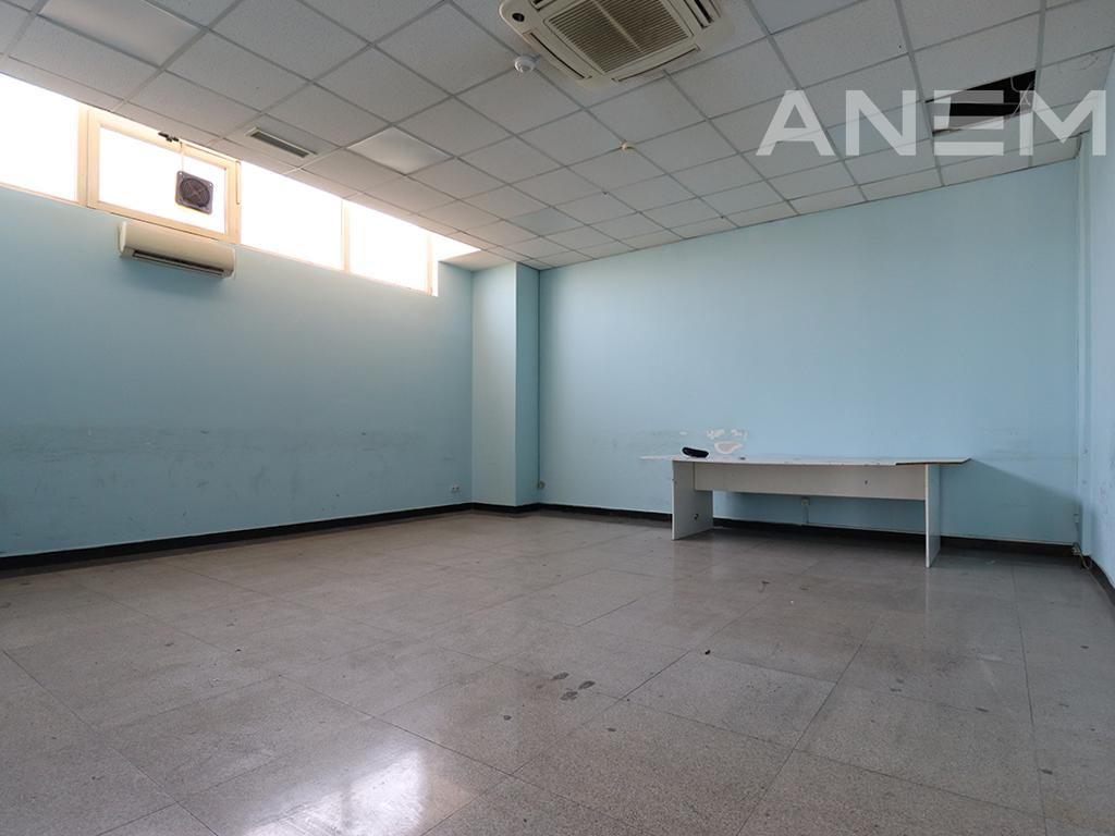 Objekt me qira 1000m² në Qendër