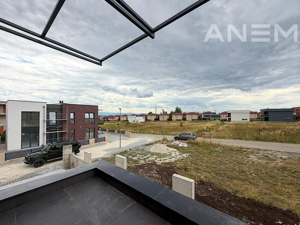 Shtëpi në shitje 300m² në lagjen Veternik