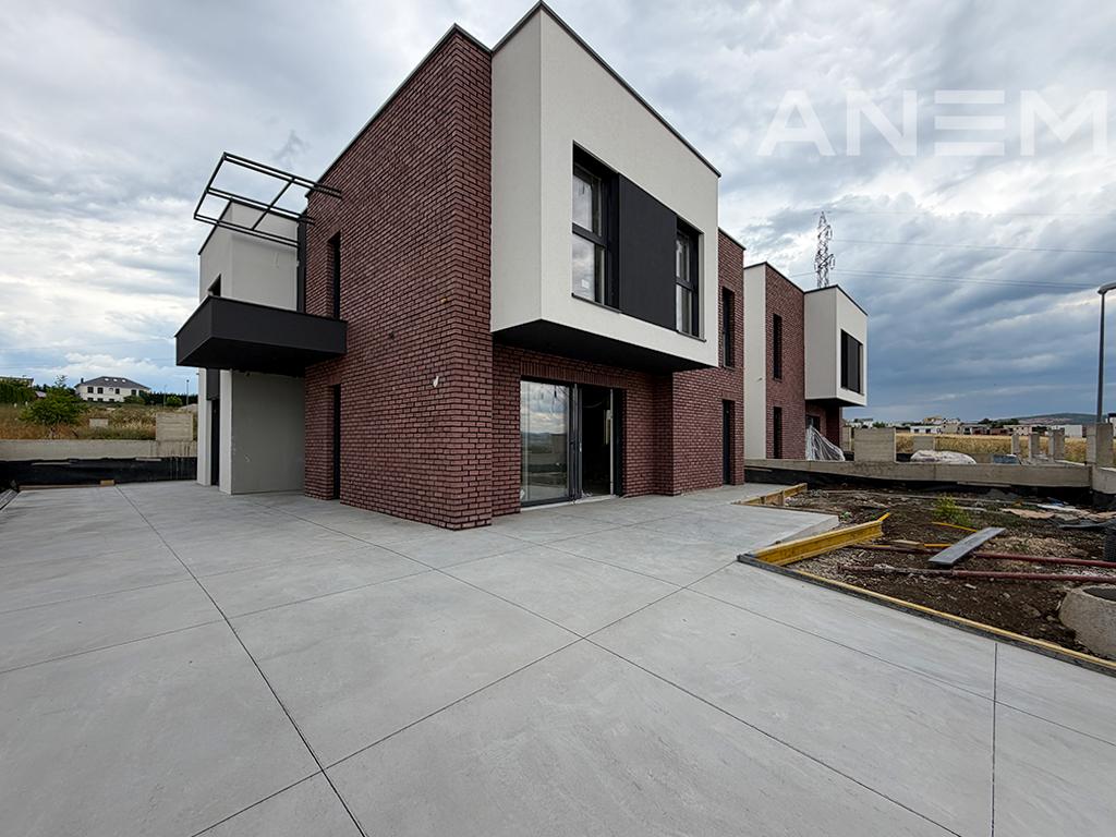 Shtëpi në shitje 300m² në lagjen Veternik
