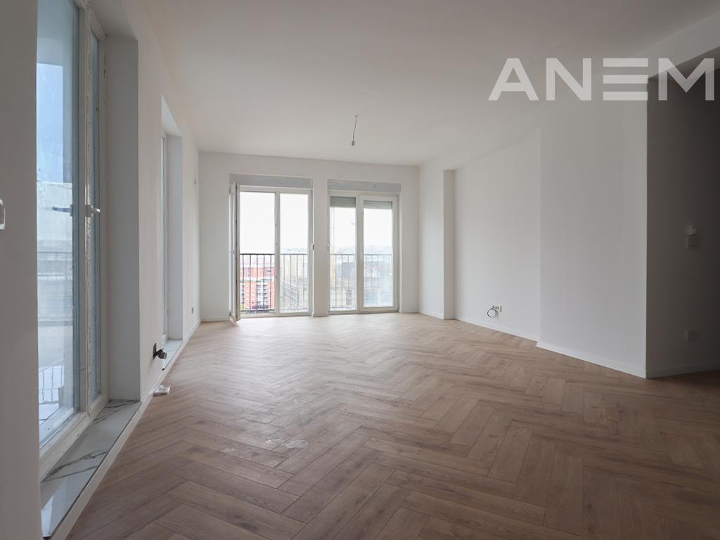 Zyrë me qira me 8 hapësira pune në Kalabri