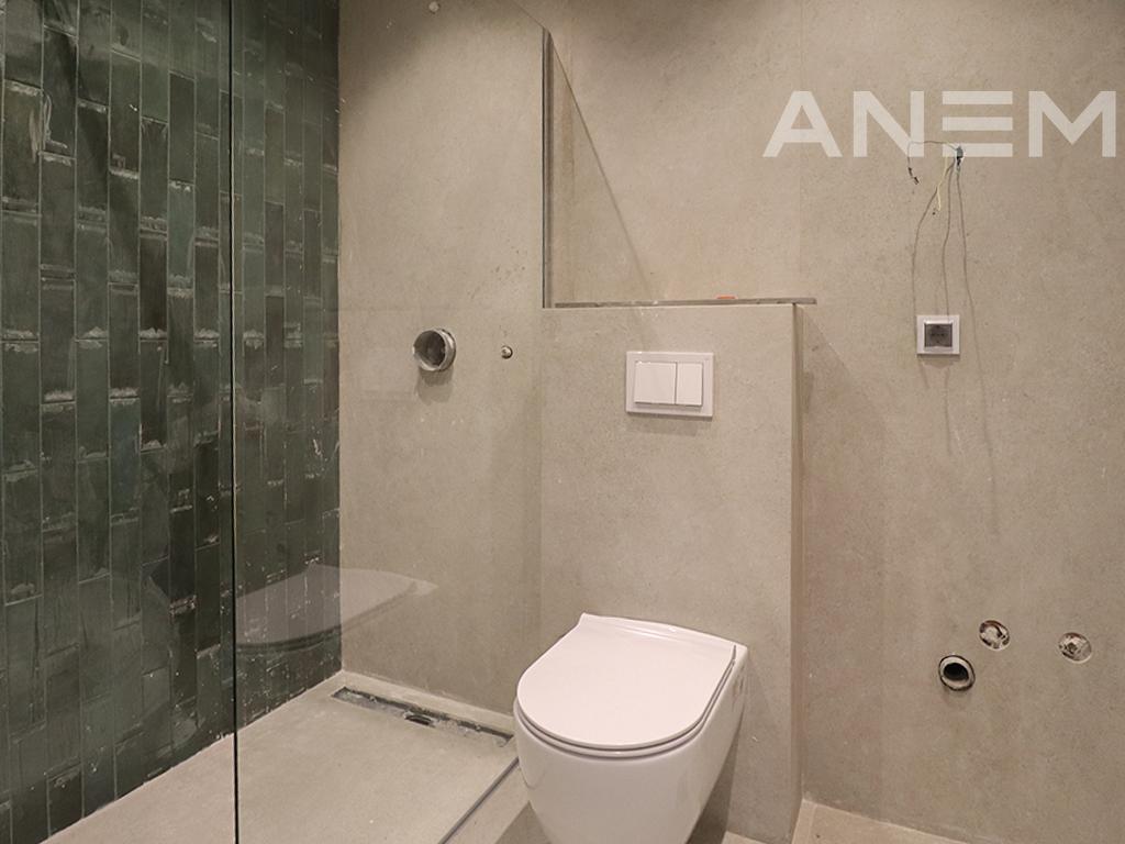 Zyrë me qira me 8 hapësira pune në Kalabri