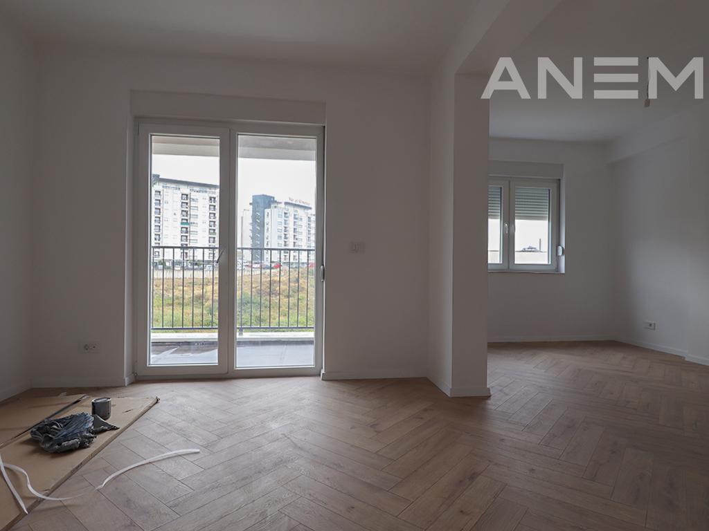 Zyrë me qira me 8 hapësira pune në Kalabri