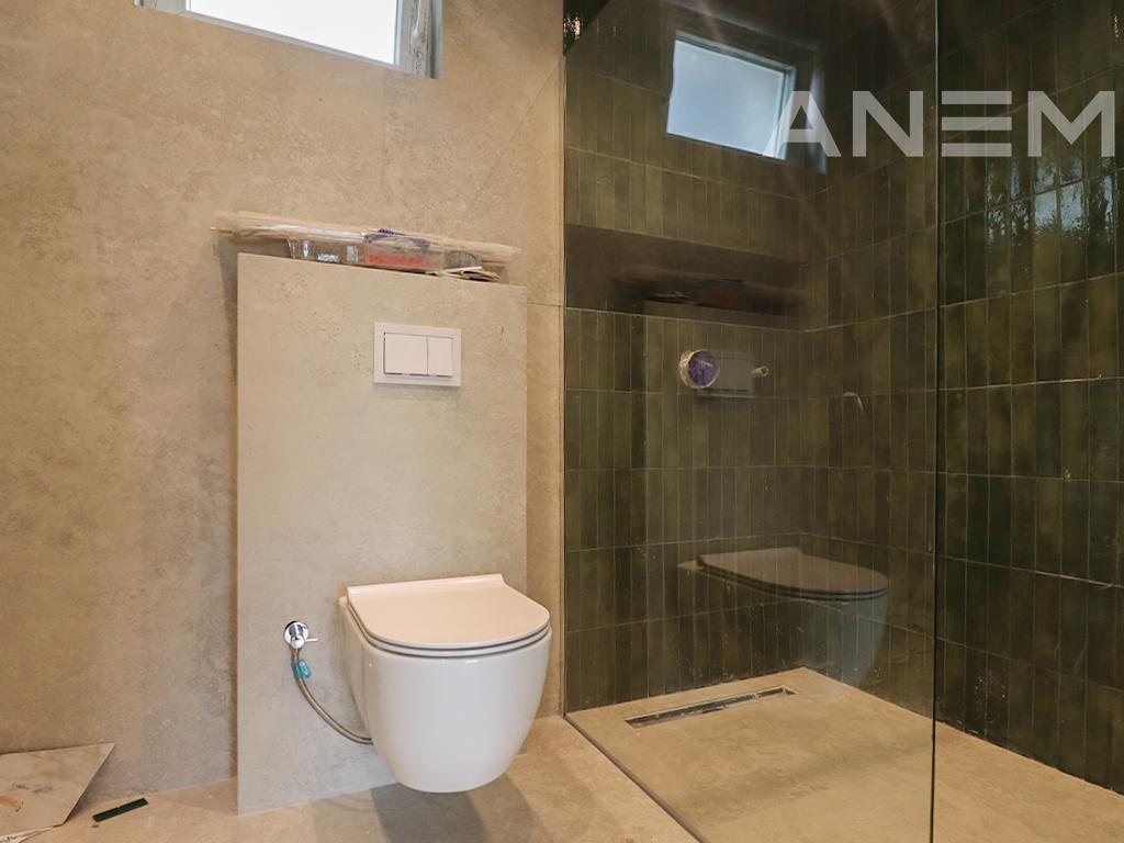 Zyrë me qira me 8 hapësira pune në Kalabri